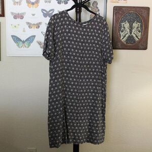 HM Black Geometric Shift Dress